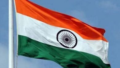 terrible-insult-to-tricolor-national-flags-are-being-distributed-to-people-by-bringing-them-in-garbage-carts