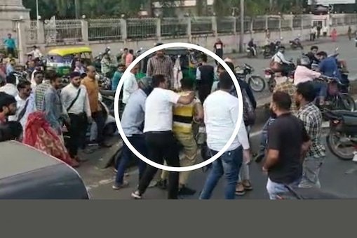 attack-on-pass-convener-alpesh-kathiria-in-surat-brawl-with-rickshaw-puller
