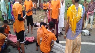 in-aravalli-a-car-crushed-12-pedestrians-6-people-died-on-the-spot