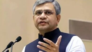 ashwini-vaishnaw-news-in-the-meeting-of-ashwini-vaishnav-bsnl-officer-got-a-nap-and-got-leave-forever