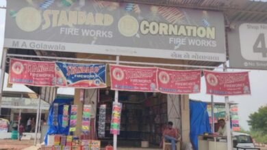 vadodaras-diwalipura-village-crackers-hub-made-in-india-crackers-dominate-the-market-indigenous-drones-and-helicopter-crackers-are-in-high-demand