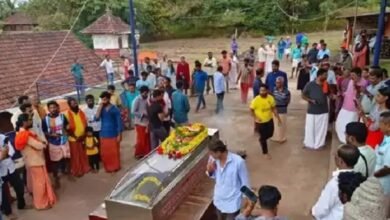 worlds-only-vegetarian-crocodile-dies-people-offer-prasad-of-rice-and-jaggery-with-their-own-hands-lived-in-kerala-temple-for-70-years