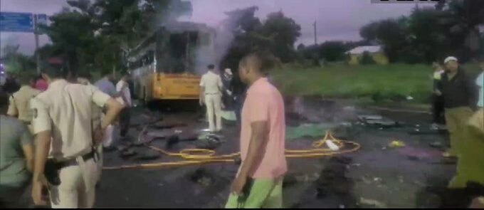 a-bus-caught-fire-after-an-accident-in-maharashtras-nashik-11-people-died