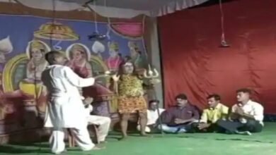 watch-video-this-artist-died-on-stage-during-the-ongoing-show-watch-the-video