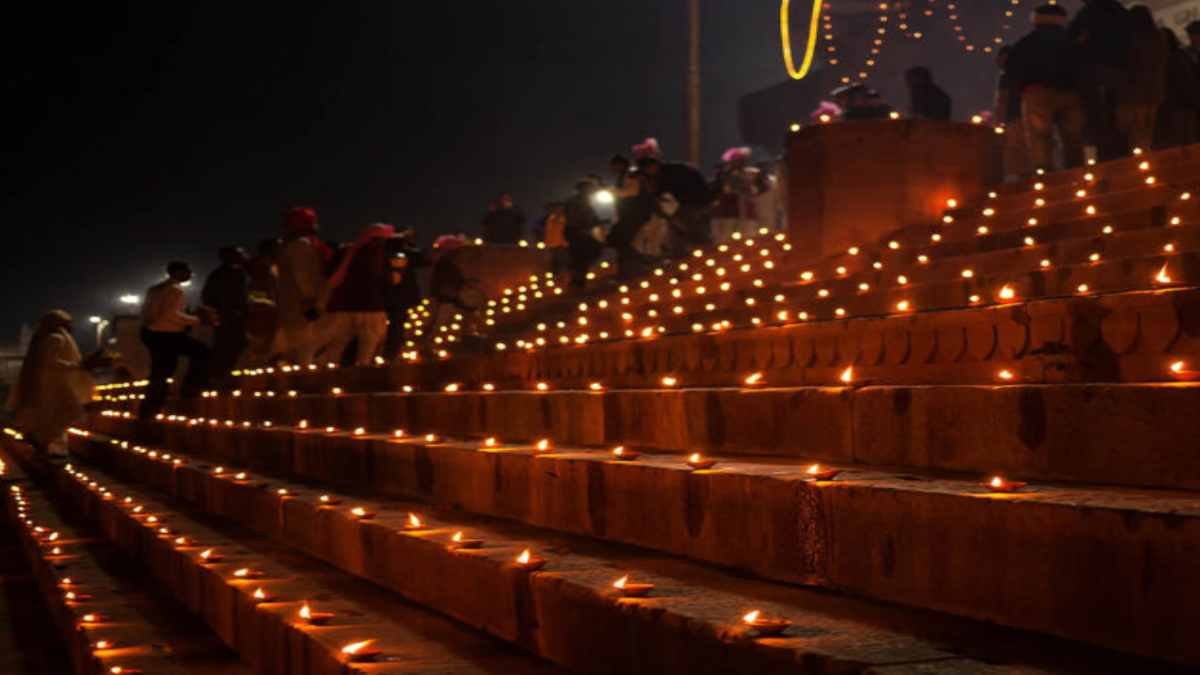 dev-diwali-2022-today-is-devdiwali-know-the-significance-of-deepdan-and-ganga-bath-on-this-festival