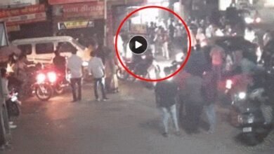 first-bhuri-and-now-bhavika-lady-don-fighting-with-a-paddle-on-a-public-road-in-surat-awe-inspiring-lady-don-caught-on-cctv