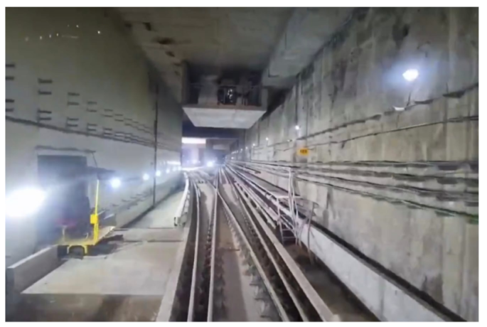 metro-runs-under-the-river-for-the-first-time-in-india-crosses-the-hooghly-river-520-meters-in-45-seconds-watch-video